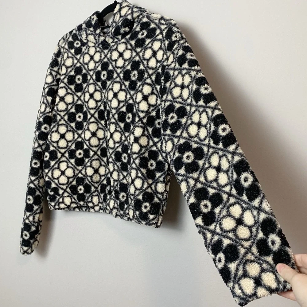 Maine Layer Laid Back Flower Print Sherpa Pullover
